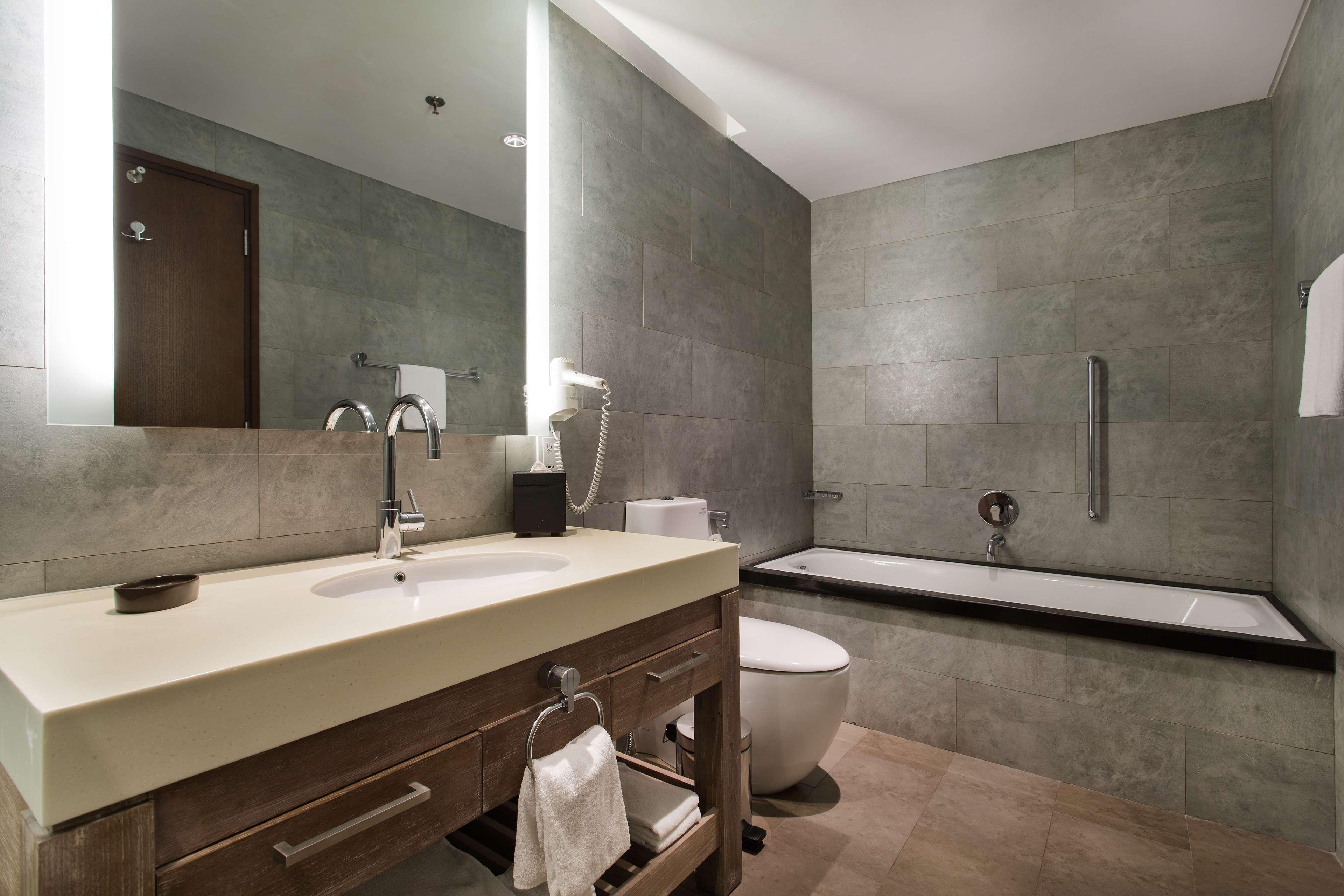 Hotel Hilton Garden Bali Ngurah Rai Airport 4*