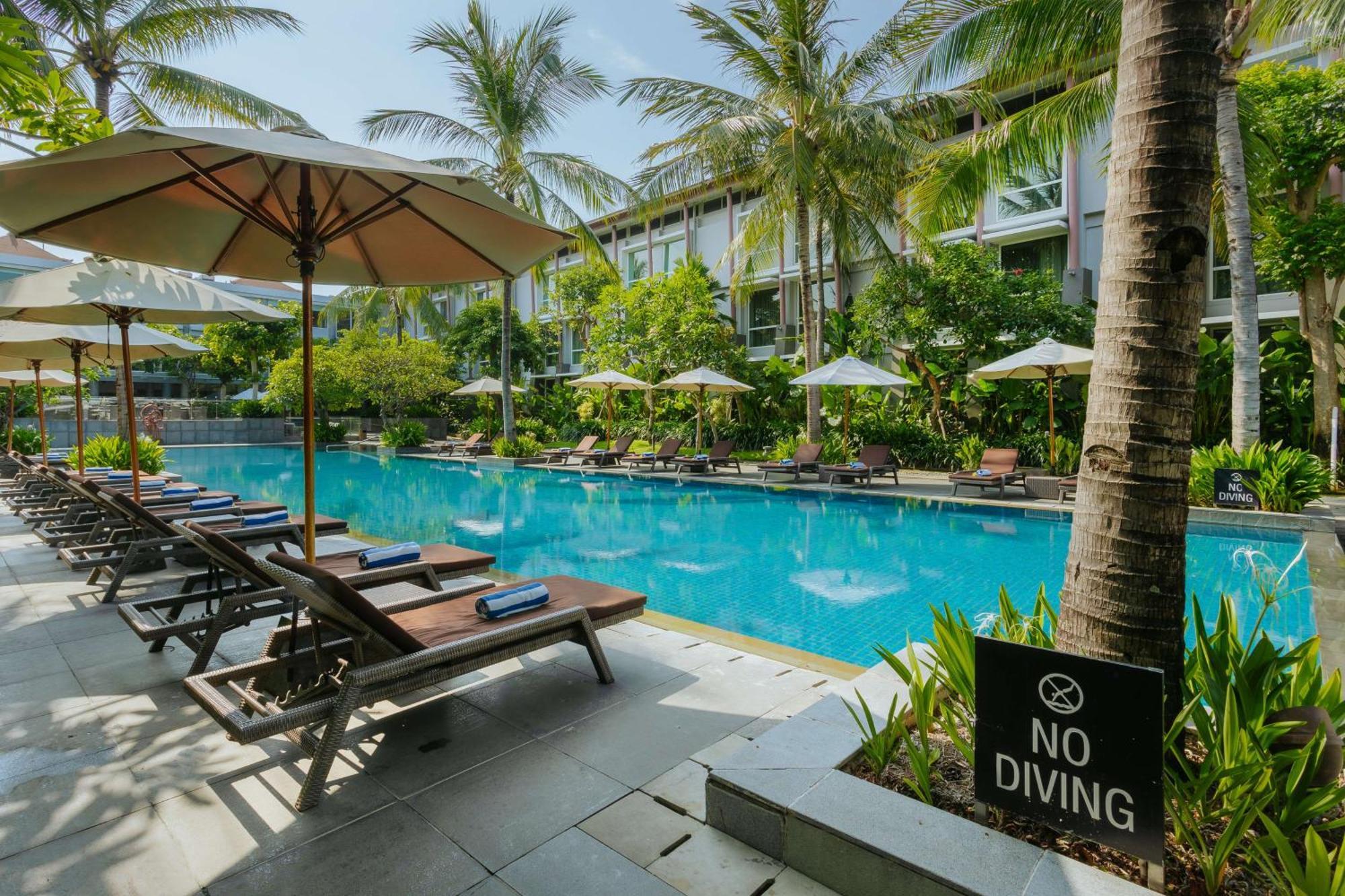 Hilton Garden Bali Ngurah Rai Airport Hotel 4*