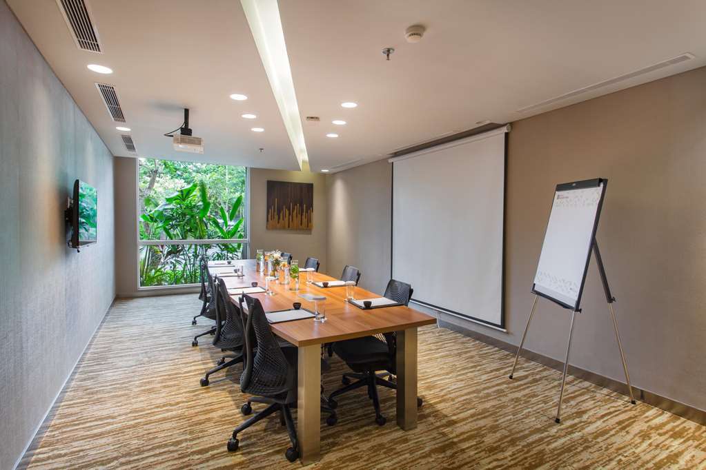 Hilton Garden Bali Ngurah Rai Airport 4*
